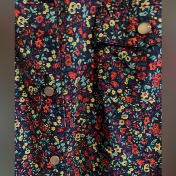 Old Navy shirt - Picture 3 of 4